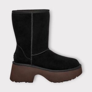 Women's UGG Classic Short New Heights Boot in Black Suede. 1158310
